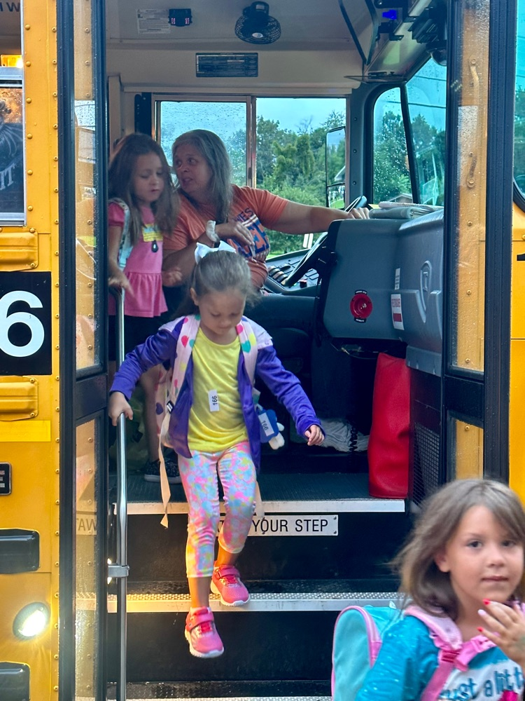 Students exiting bus  